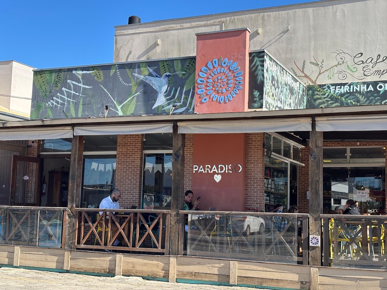 Paradiso Mercato e Caffe