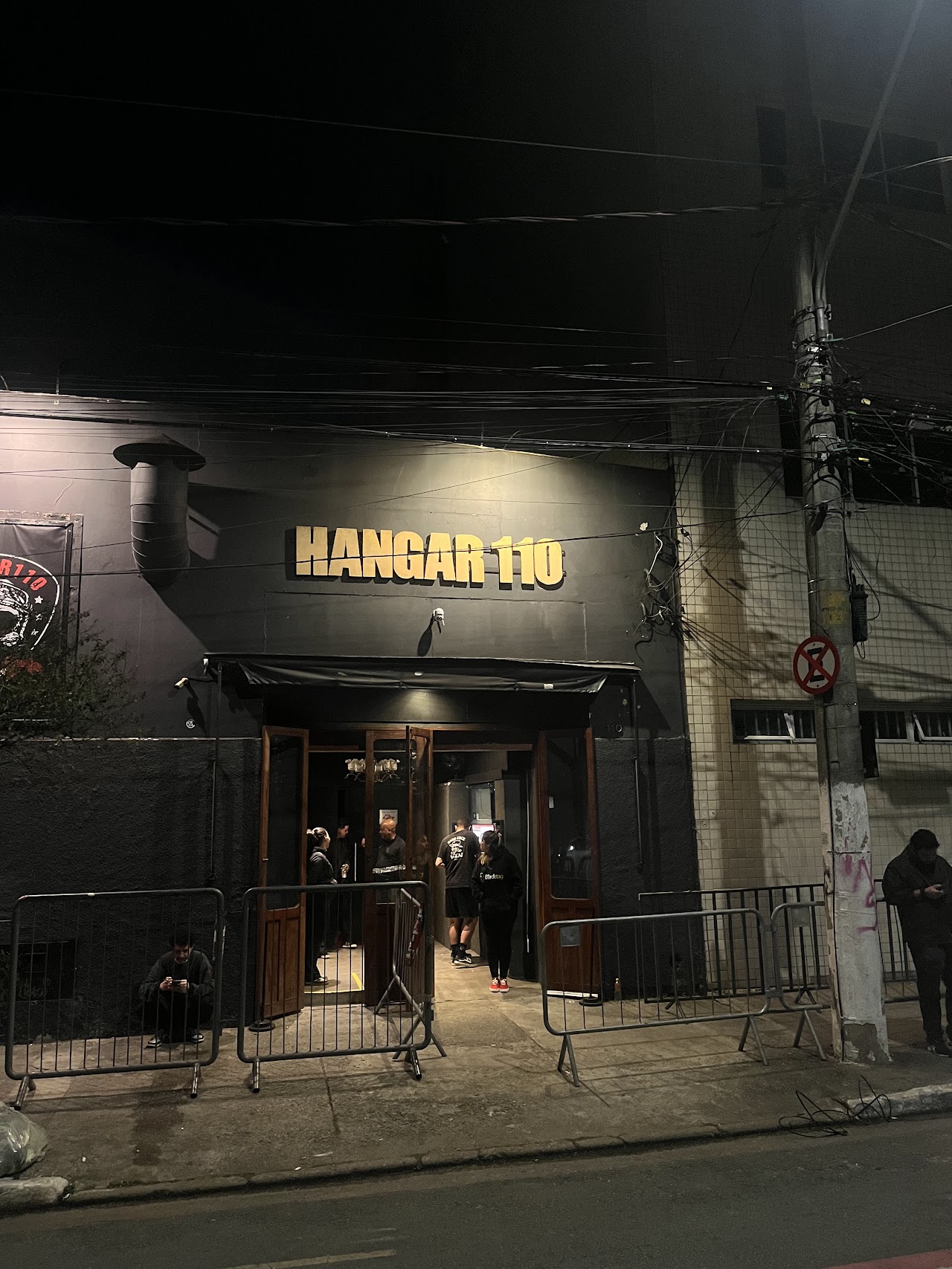 Hangar 110 - Musica & Cultura