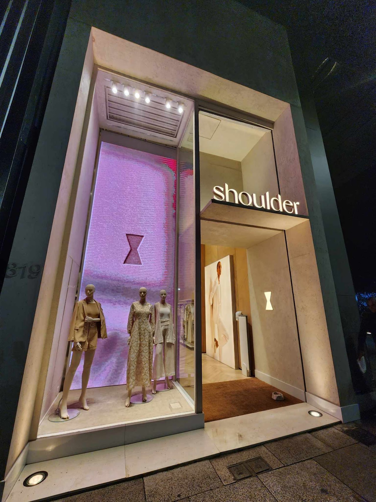 Shoulder - Oscar Freire