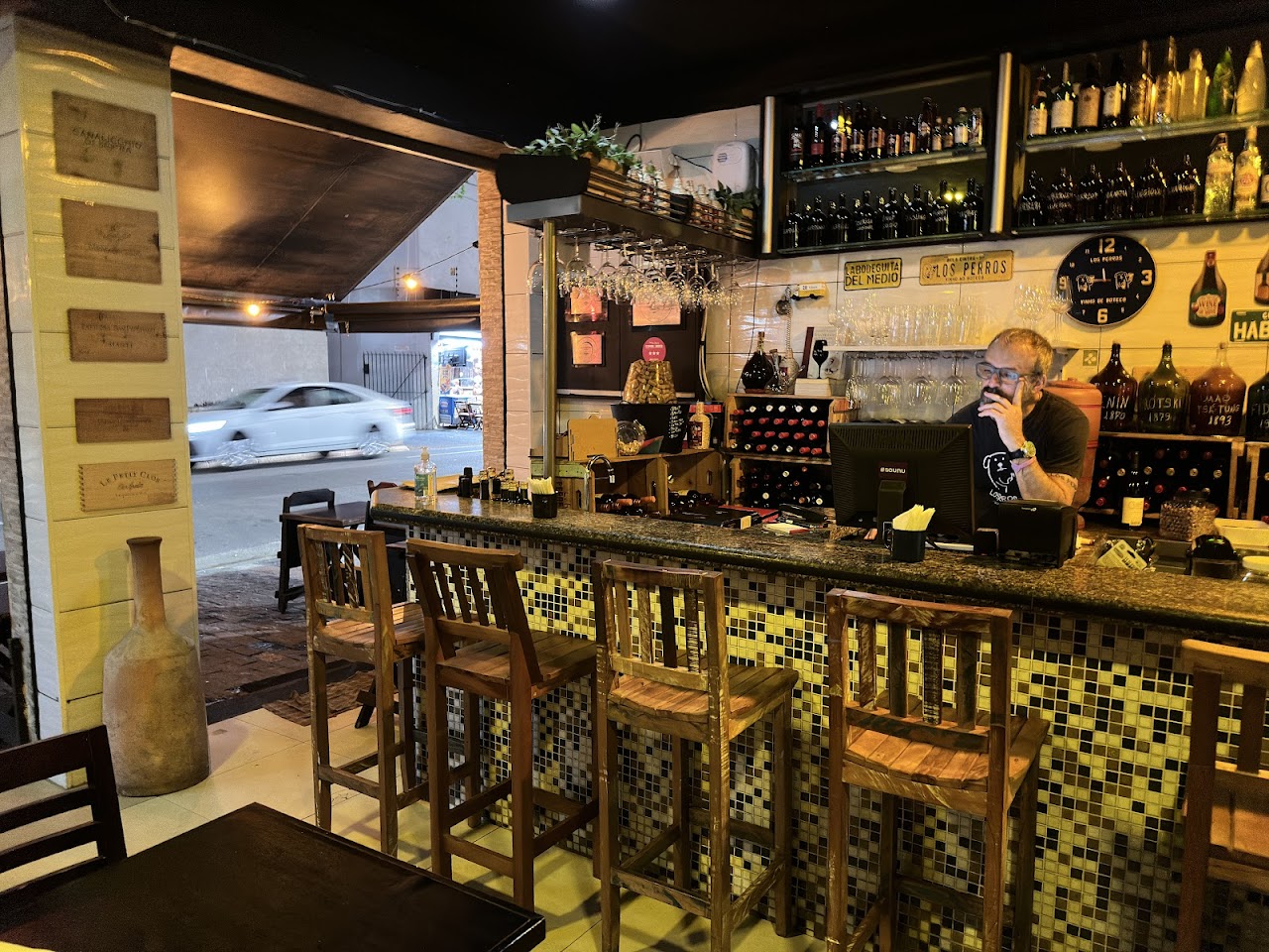 Los Perros - Vinho no Boteco Consolação