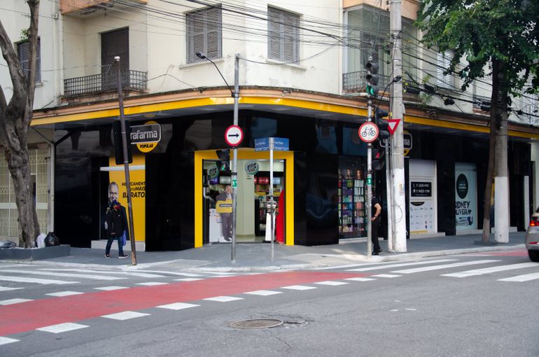 Ultrafarma Popular Bom Retiro 24 horas, São Paulo.